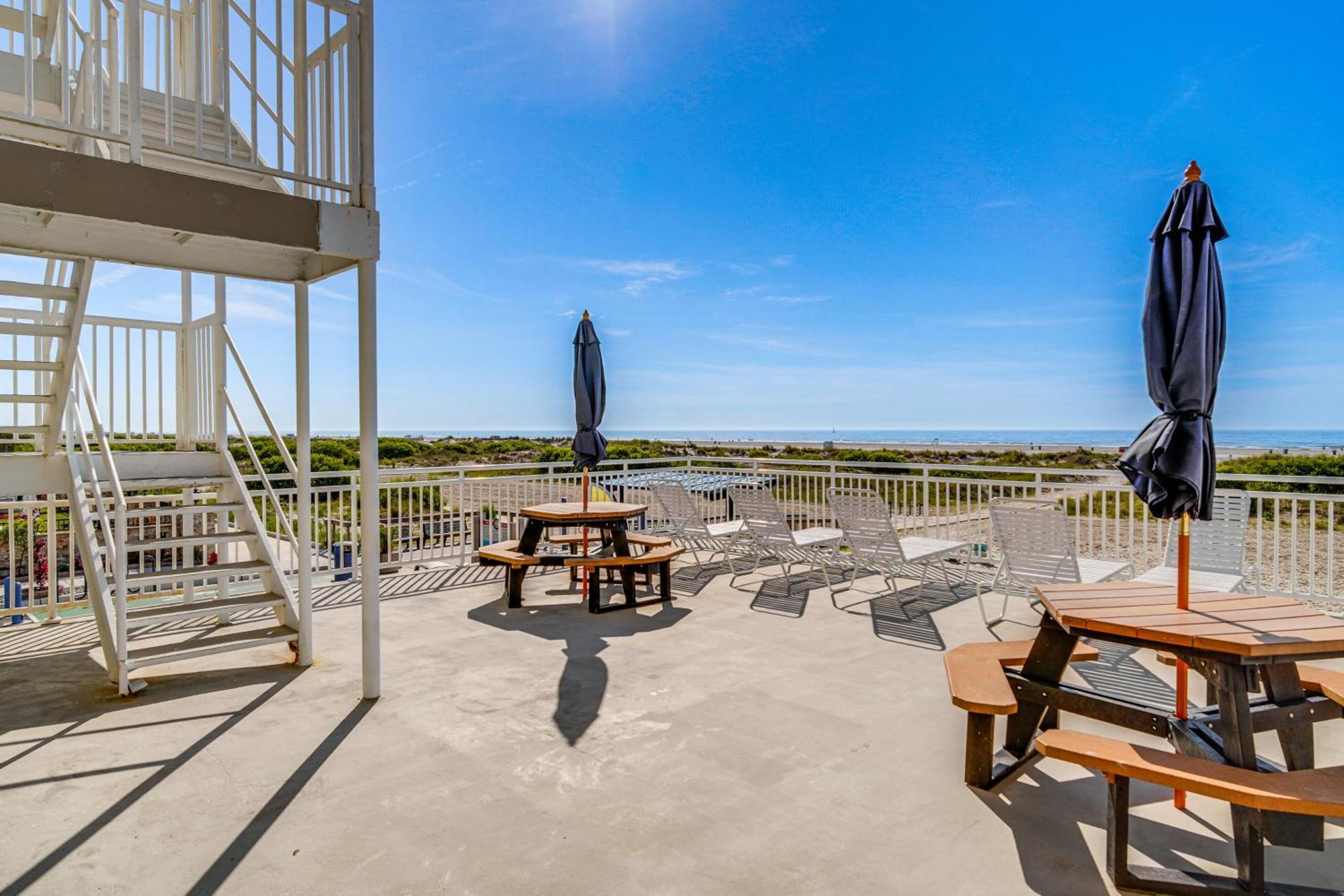 Sun-Soaked Wildwood Getaway, 6 Mi To Cape May! Wildwood Crest Exterior photo