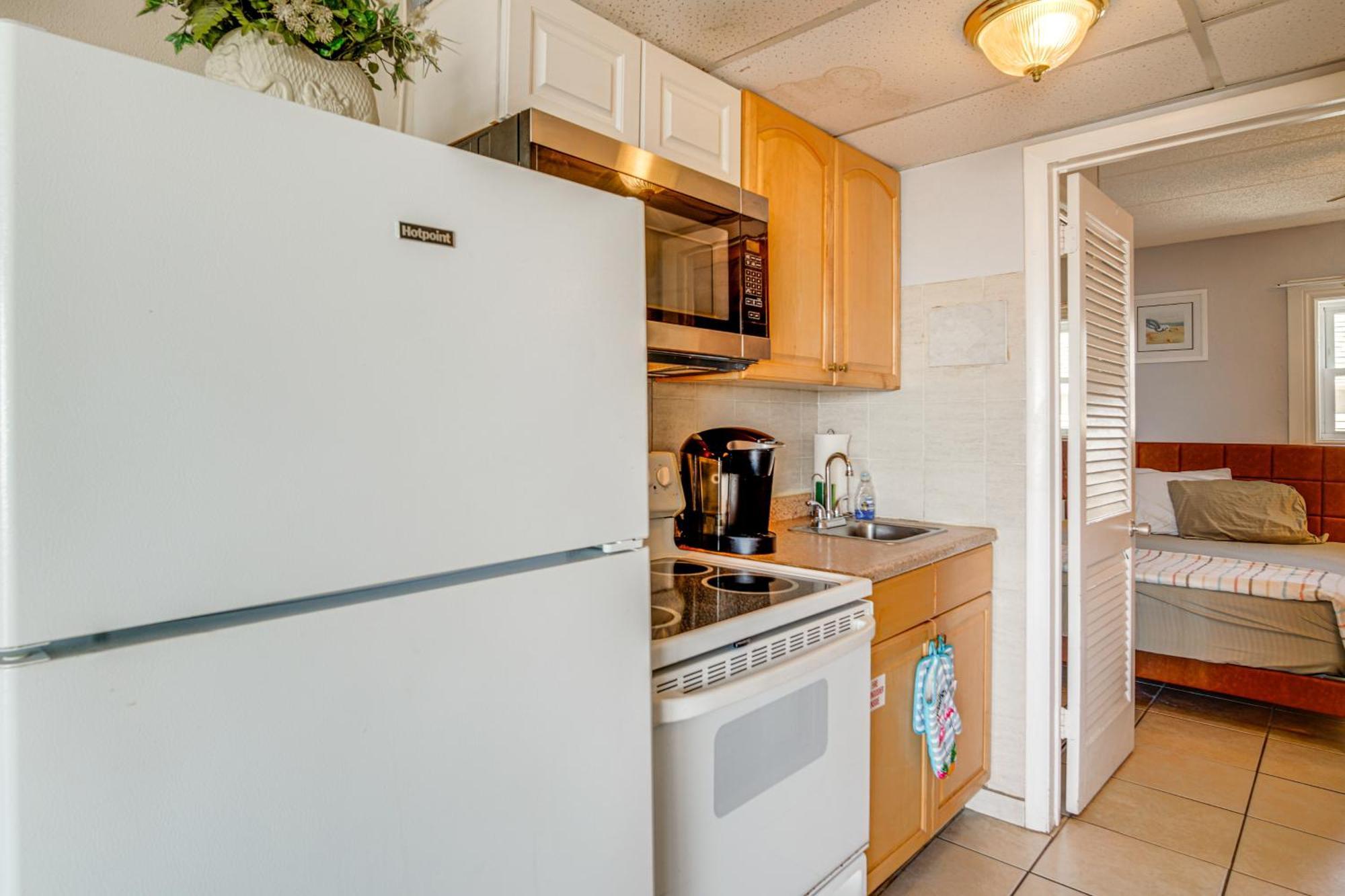 Sun-Soaked Wildwood Getaway, 6 Mi To Cape May! Wildwood Crest Exterior photo